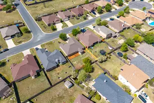 133 Lignite Dr, Jarrell, TX 76537 - Photo 33