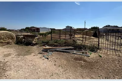 10817 County Road 272, Bertram, TX 78605 - Photo 33