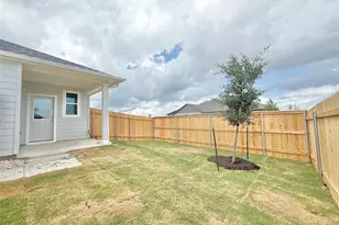 367 Porter Country Pkwy, Buda, TX 78610 - Photo 13