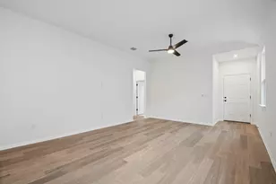 367 Porter Country Pkwy, Buda, TX 78610 - Photo 3