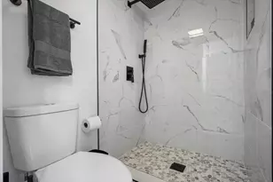 6413 Chimney Creek Cir, Austin, TX 78723 - Photo 15