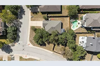 300 Leanne Drive, Georgetown, TX 78633 - Photo 5