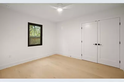 8100 Greenslope Drive, Austin, TX 78759 - Photo 11