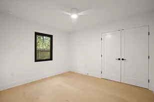 8100 Greenslope Dr, Austin, TX 78759 - Photo 11