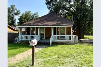 711 N Bishop Street, San Marcos, TX 78666 - Photo 1