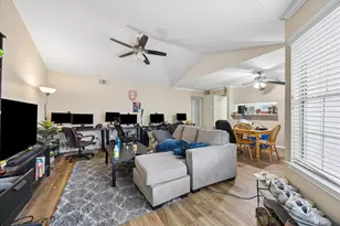 501 W 26th St, Austin, TX 78705 - Photo 3