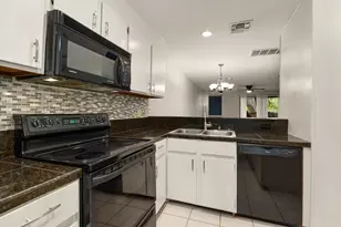 7122 Wood Hollow Dr, Austin, TX 78731 - Photo 13