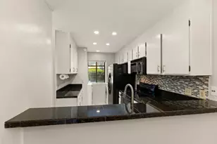 7122 Wood Hollow Dr, Austin, TX 78731 - Photo 11