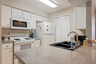 501 W 26th St, Austin, TX 78705 - Photo 5