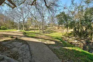 2002 Millay Dr, Austin, TX 78752 - Photo 27