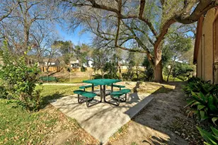2002 Millay Dr, Austin, TX 78752 - Photo 29
