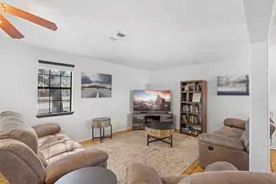 1479 E Hempstead Street, Giddings, TX 78942 - Photo 5