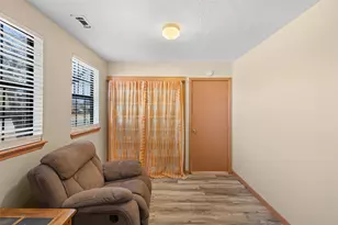 1479 E Hempstead St, Giddings, TX 78942 - Photo 13