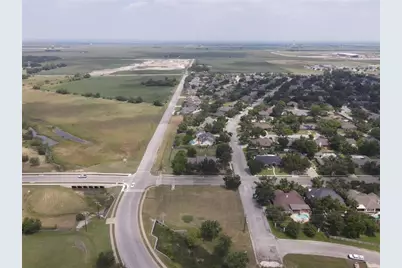 3949 Pinehurst Drive, Taylor, TX 76574 - Photo 5