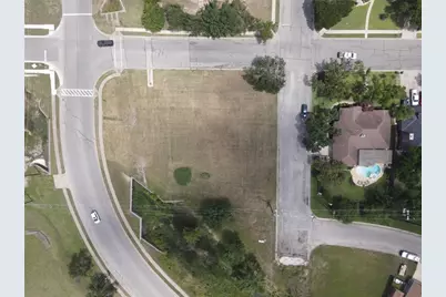 3949 Pinehurst Drive, Taylor, TX 76574 - Photo 3