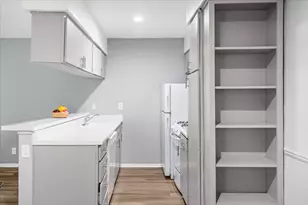 101 E 33rd St, Austin, TX 78705 - Photo 5