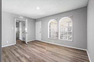 101 E 33rd St, Austin, TX 78705 - Photo 15