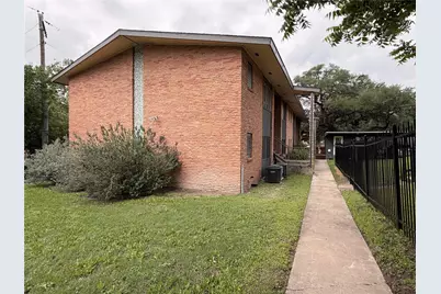 3304 Red River Street #204, Austin, TX 78705 - Photo 19