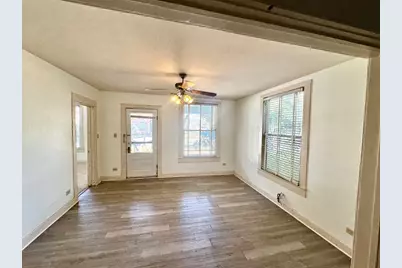 206 Bishop Street, Smithville, TX 78957 - Photo 9