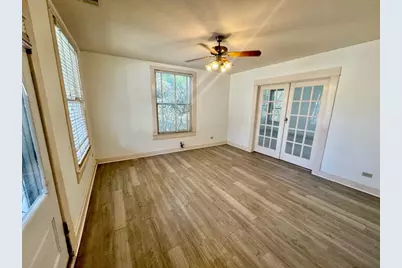 206 Bishop Street, Smithville, TX 78957 - Photo 11