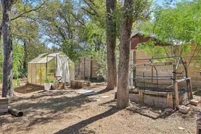 131 Laura Lane, Bastrop, TX 78602 - Photo 33