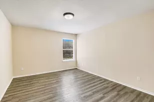 1612 Melissa Oaks Ln, Austin, TX 78744 - Photo 13