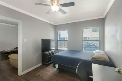 204 E 30th Street #201, Austin, TX 78705 - Photo 5