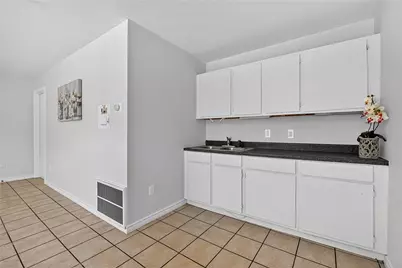 417 N Blanco Street, Lockhart, TX 78644 - Photo 9