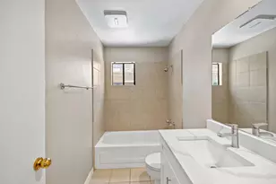 712 Graham Pl, Austin, TX 78705 - Photo 13