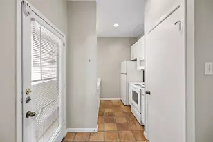 712 Graham Pl, Austin, TX 78705 - Photo 29