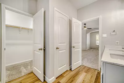 301 Serpentine Lane, Jarrell, TX 76537 - Photo 21