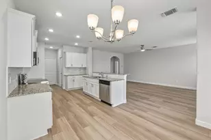 301 Serpentine Ln, Jarrell, TX 76537 - Photo 5