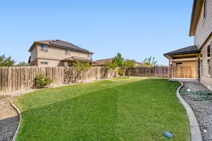 301 Serpentine Ln, Jarrell, TX 76537 - Photo 33