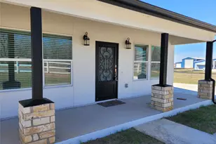 577 County Road 422 Rd, Stockdale, TX 78160 - Photo 7