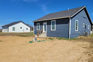 577 County Road 422 Rd, Stockdale, TX 78160 - Photo 21