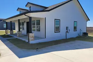 577 County Road 422 Rd, Stockdale, TX 78160 - Photo 3