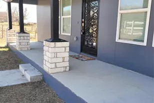 577 County Road 422 Rd, Stockdale, TX 78160 - Photo 19