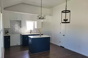 577 County Road 422 Rd, Stockdale, TX 78160 - Photo 23