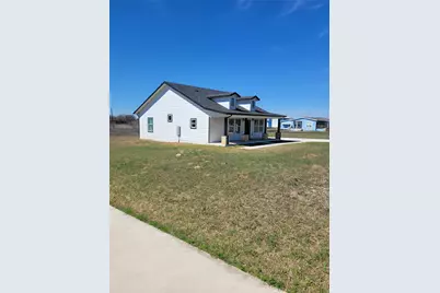 577 County Road 422 Road, Stockdale, TX 78160 - Photo 5