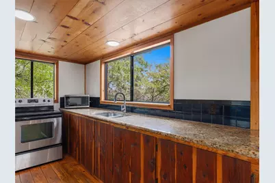 215 Lakeview Drive, Smithville, TX 78957 - Photo 7