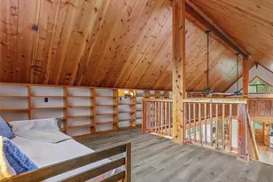 215 Lakeview Dr, Smithville, TX 78957 - Photo 15