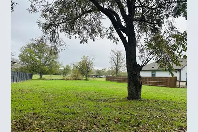 106 Bill Street, Elgin, TX 78621 - Photo 7