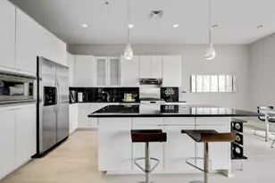 555 E 5th St., Austin, TX 78701 - Photo 7