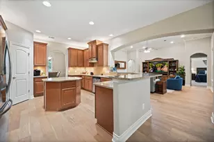 26723 Rockwall Pkwy, New Braunfels, TX 78132 - Photo 11