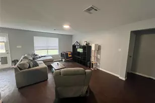 2100 Boyer Dr, Taylor, TX 76574 - Photo 3