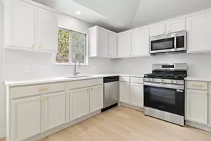 1006 Cottonbowl Dr, Taylor, TX 76574 - Photo 7