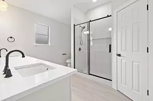 1006 Cottonbowl Dr, Taylor, TX 76574 - Photo 15