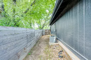 2315 Burleson Rd, Austin, TX 78741 - Photo 5