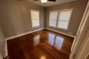 307 E 38th St, Austin, TX 78705 - Photo 11