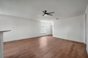 360 Farmer Ln, Jarrell, TX 76537 - Photo 11